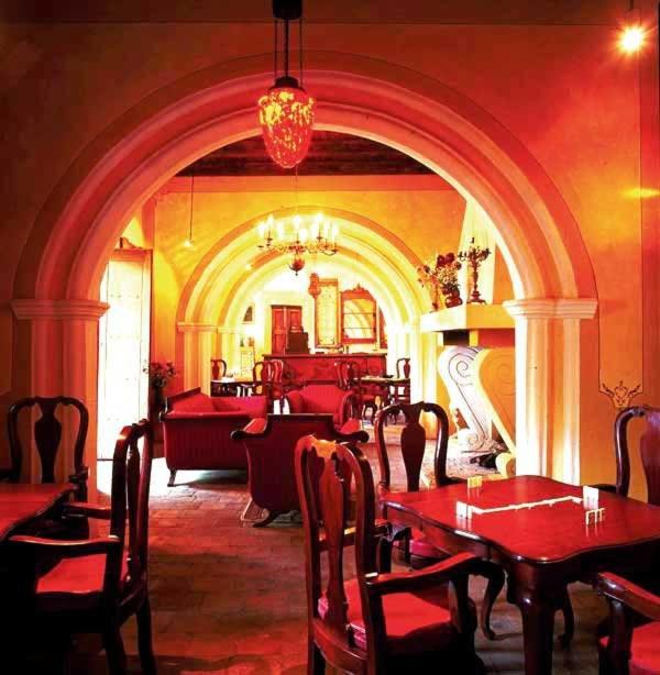 Parador-Museo Santa Maria - Housity