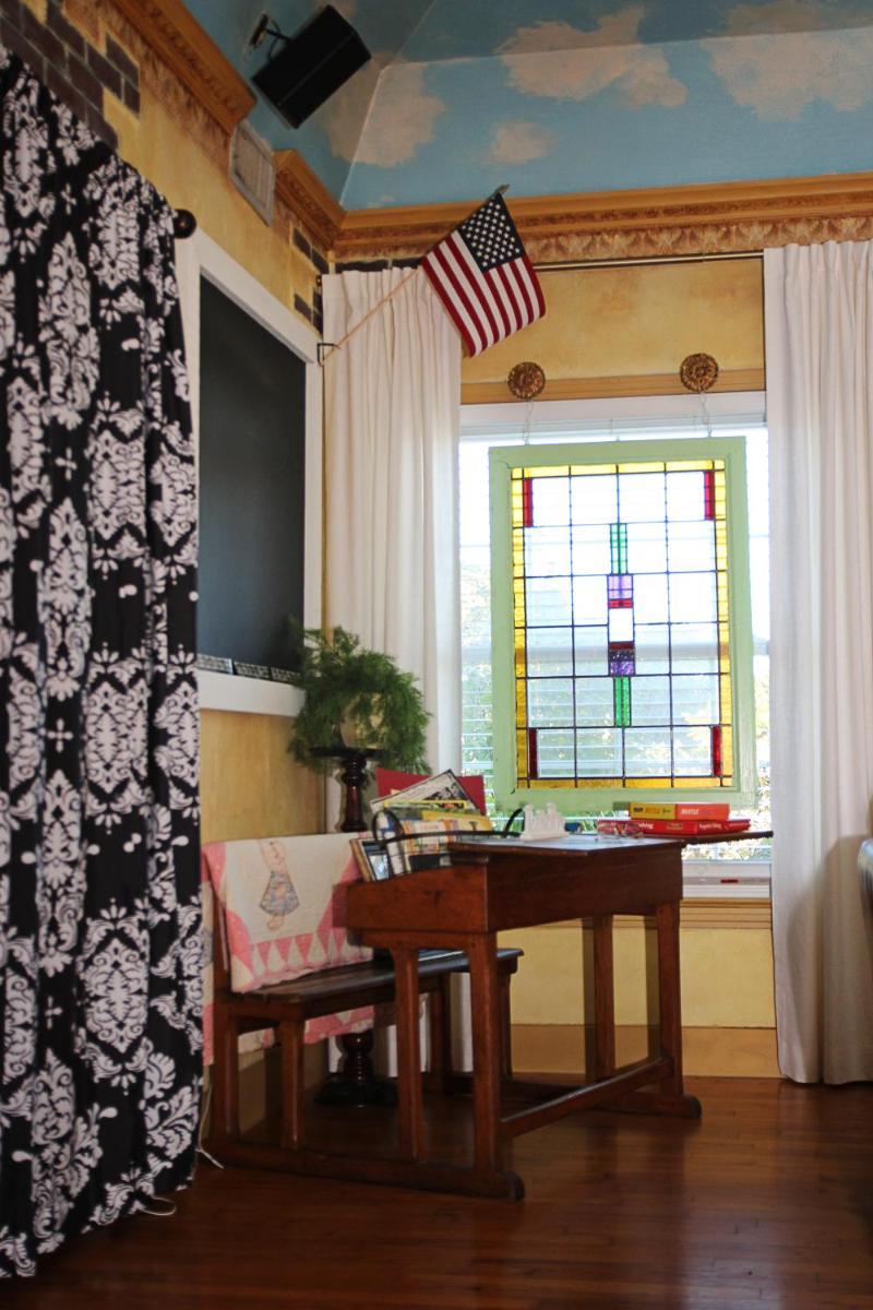 The Old Liberty Schoolhouse - Housity
