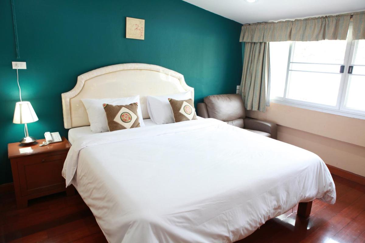PR Place Hotel - Housity
