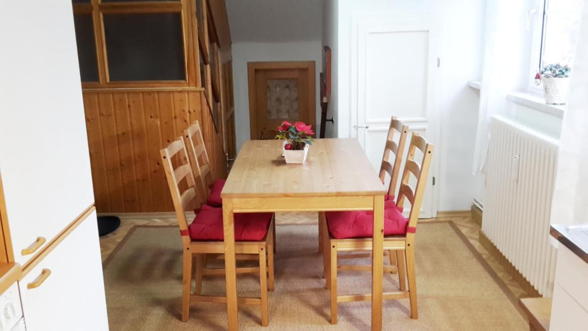 Villa Goldbrunnen Ferienwohnung 3 - Housity