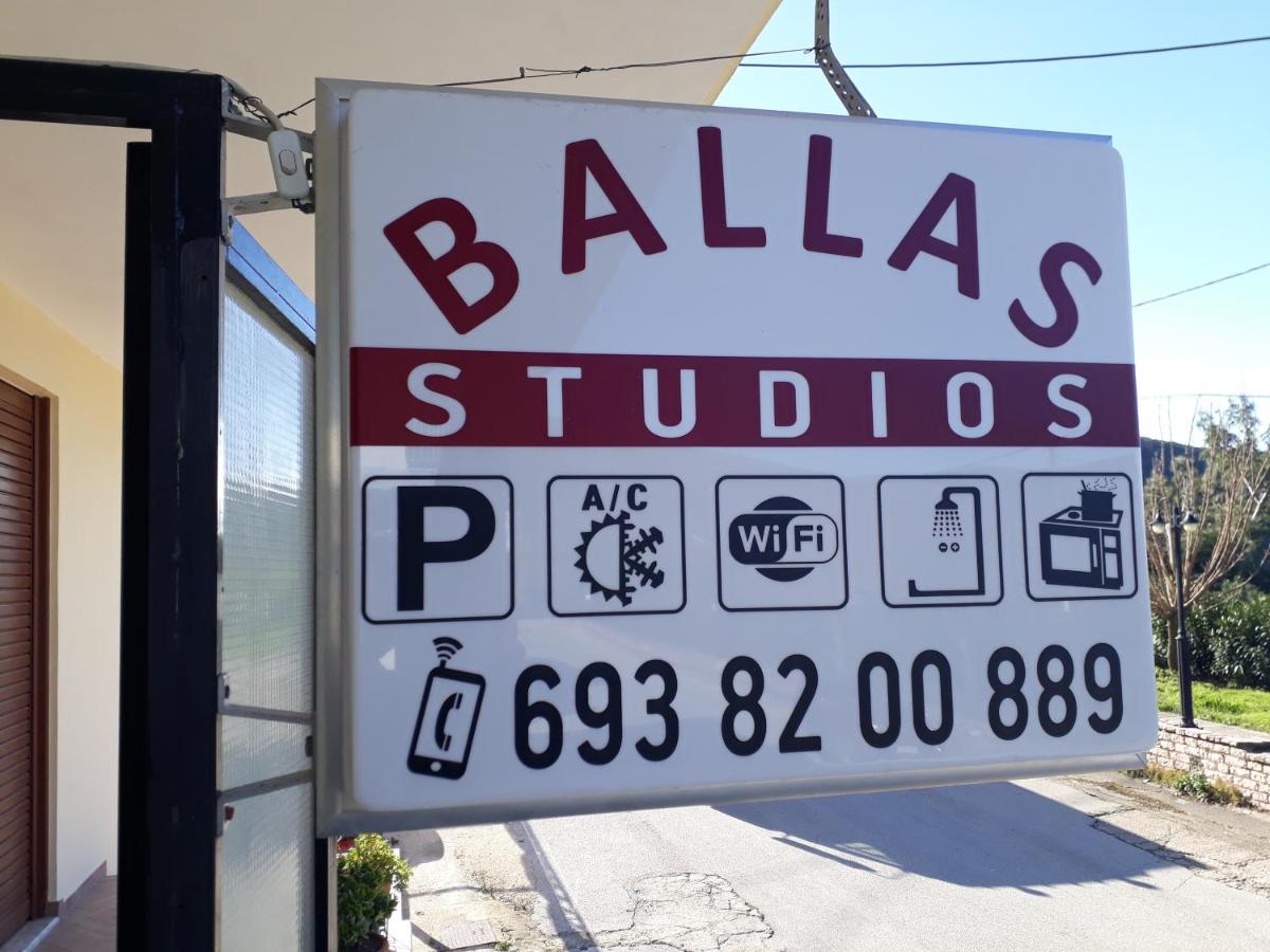 Μπαλλας Παναγιωτης BallasStudios - Housity
