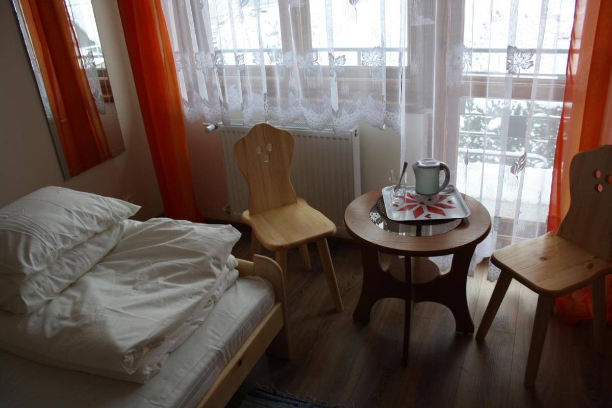 Zawojska Przystań - Housity