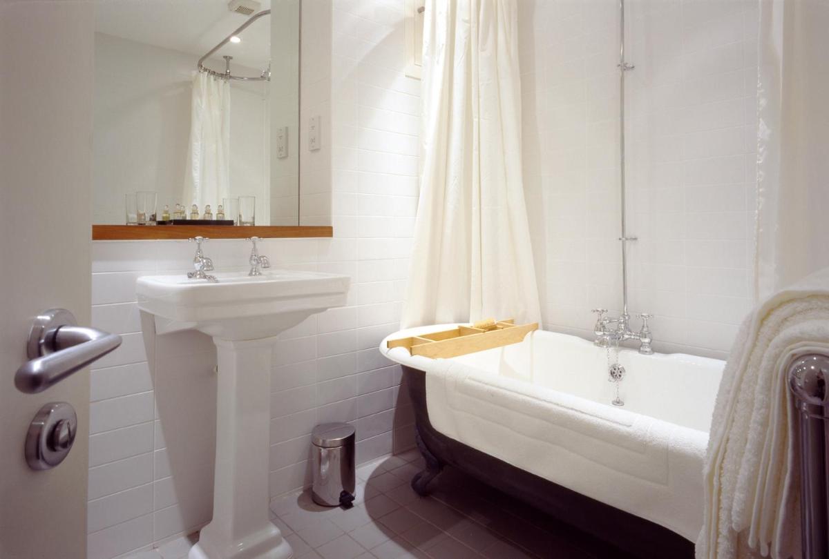The Racquet Club - Housity