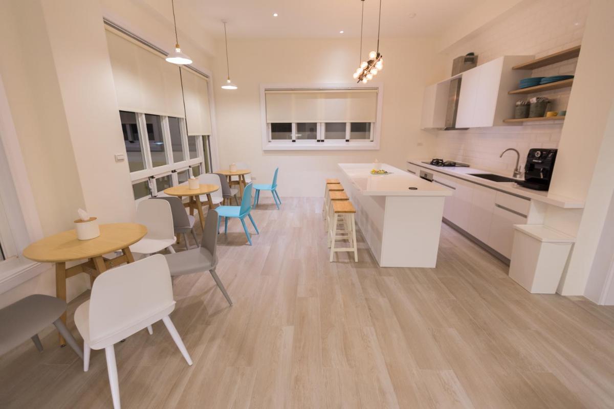 Let's Go Papa - Housity