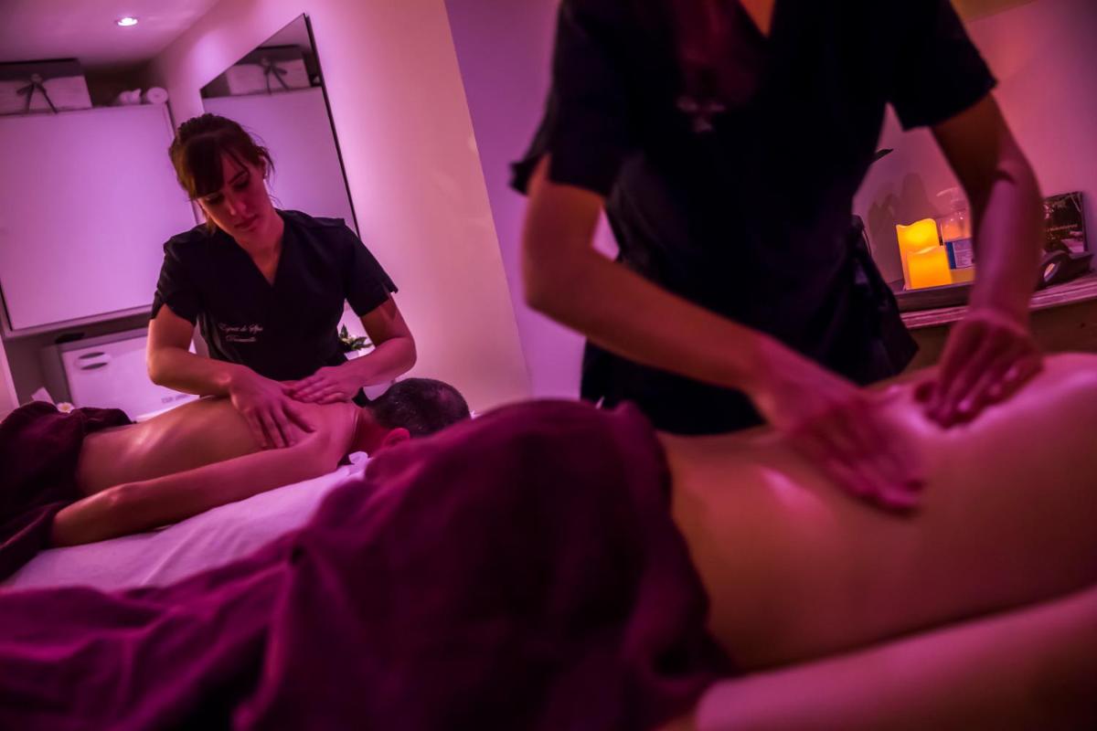 Clients de l'établissement Almoria Hôtel & SPA