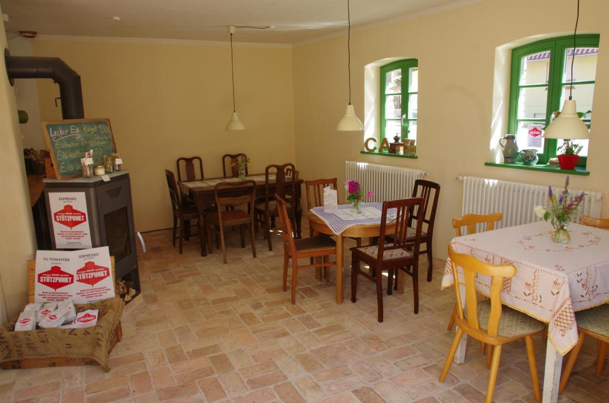 Stützpunkt Trebitz - Gästezimmer am Europaradweg R1 - Housity