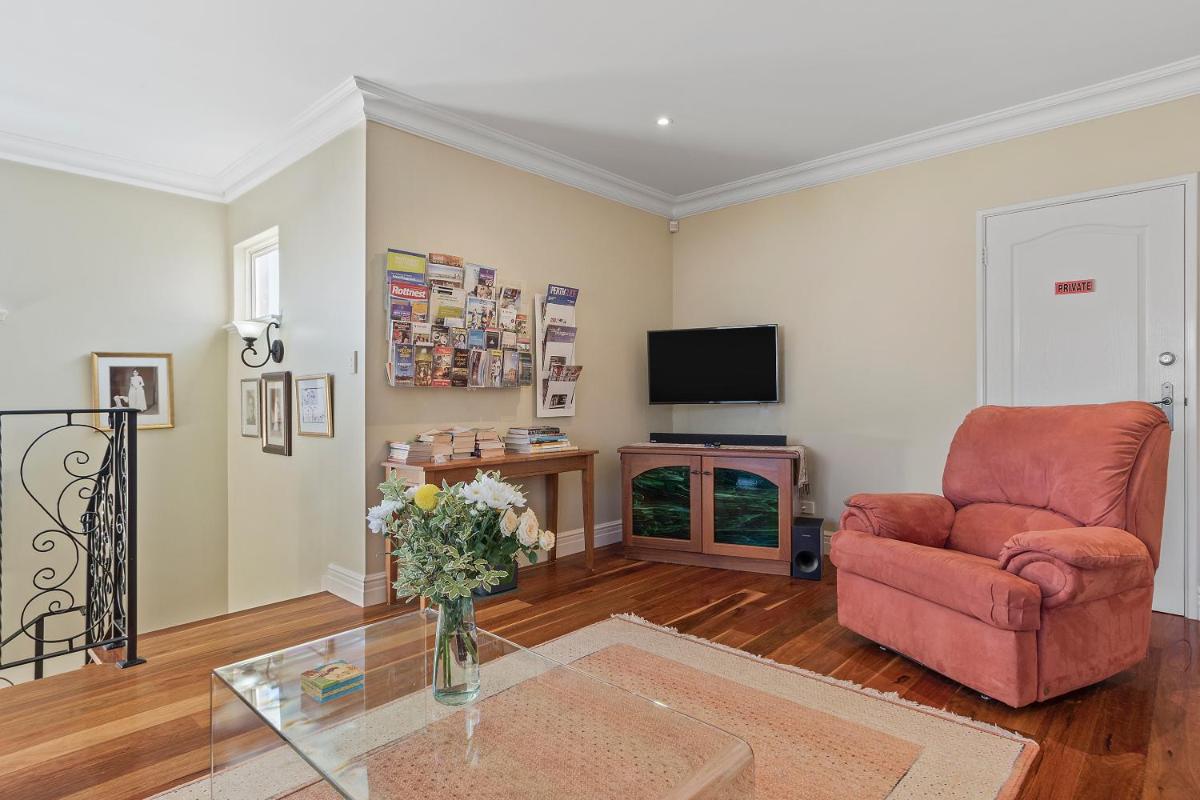 Suitetrails - Sorrento Beach Bed & Breakfast