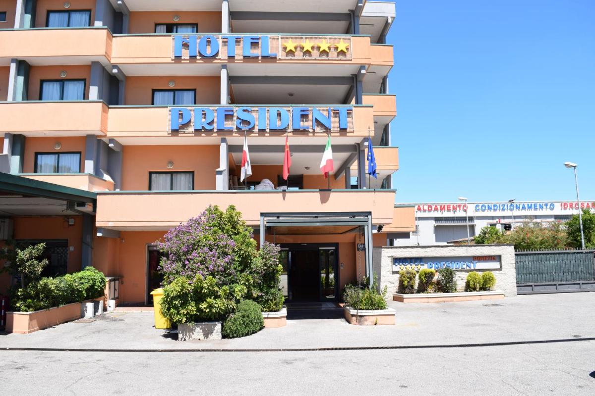 Hotel President Pomezia - Housity