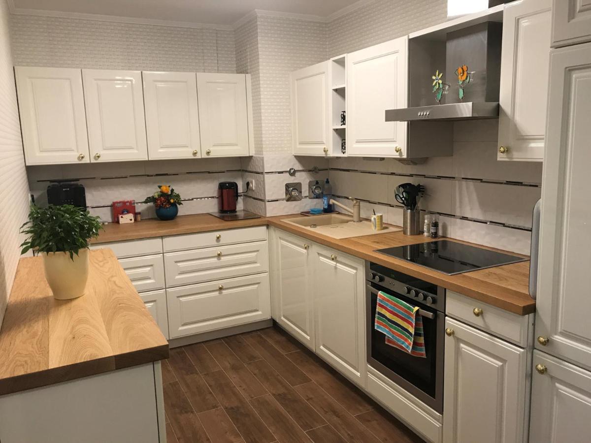 Sky 2 room comfort apartment Lindenhof - Housity