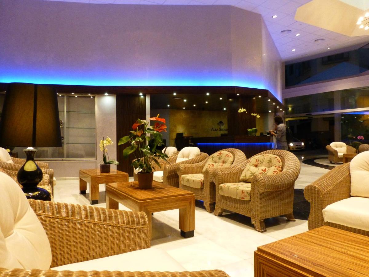Zona de estar de Hotel Alba Seleqtta