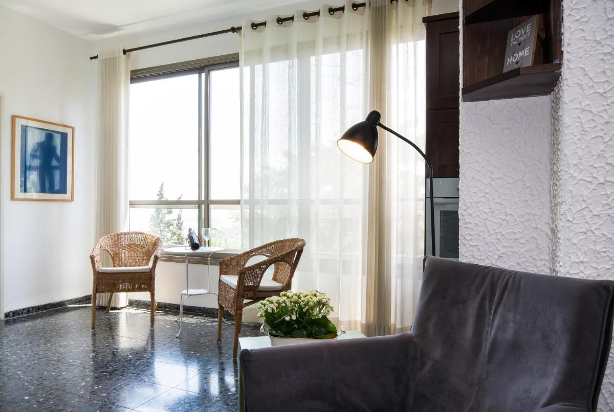 Eshkol Housing Carmel Center: Forest retreat - Housity