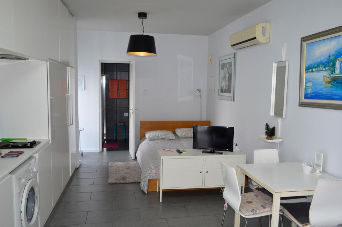 St. Lazaros Studios - Housity