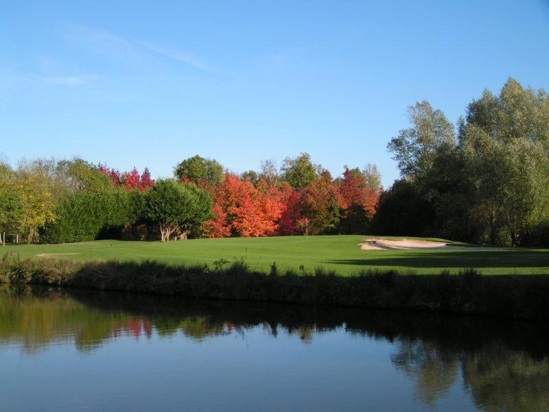 Roulottes de Bois le roi - Housity