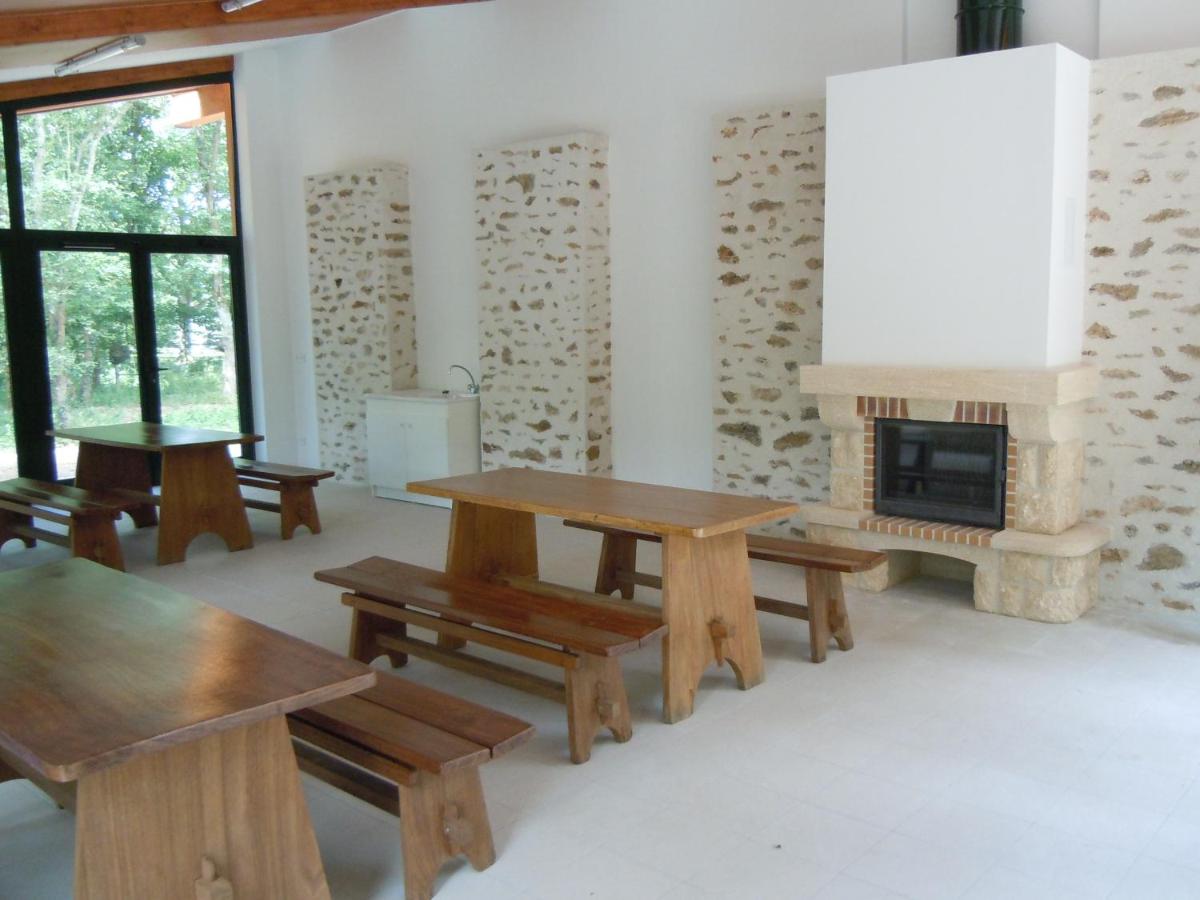 Roulottes de Bois le roi - Housity