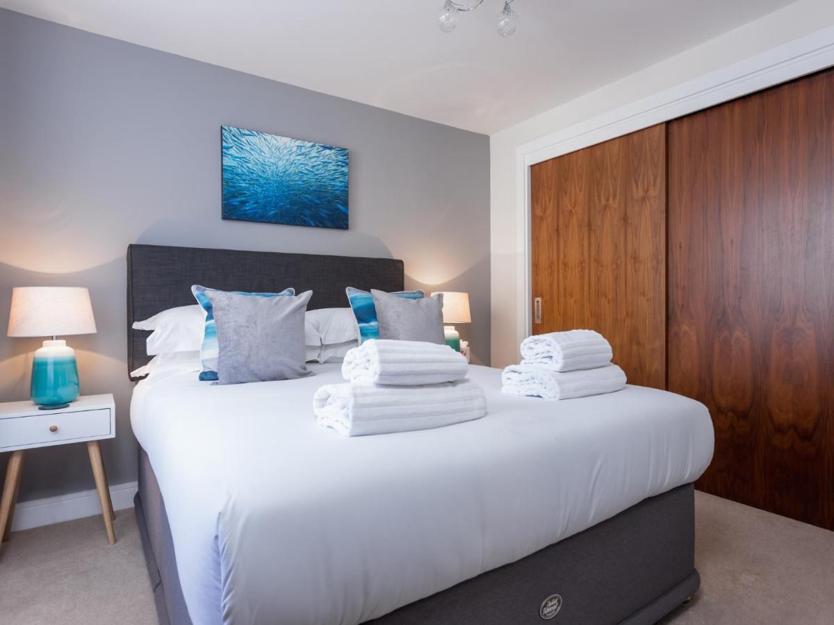 Fish Tales - Housity