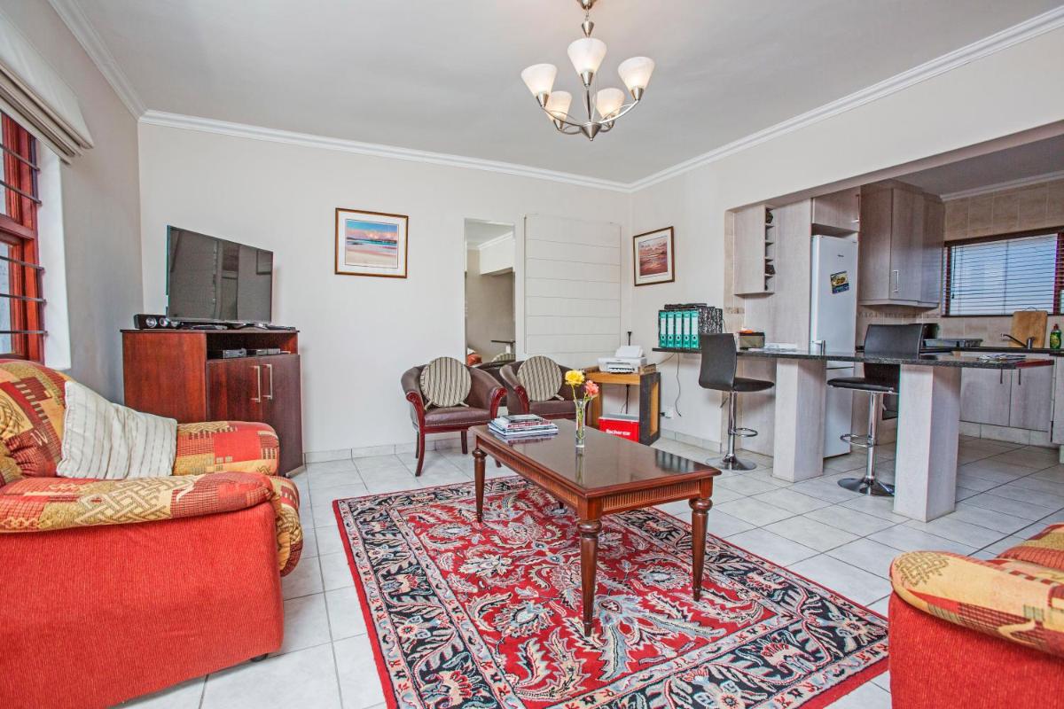 Suitetrails - Spacious Garden Cottage