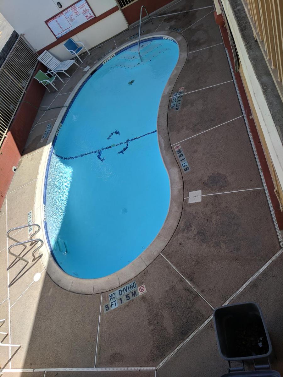 Americas Best Value Inn - Brownsville - Housity