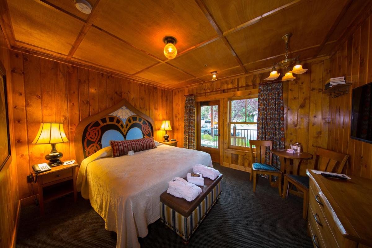 McMenamins Old St. Francis School - Housity