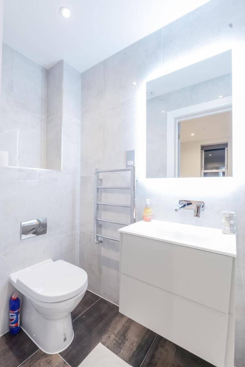 Stunning Ealing Apartment - Housity