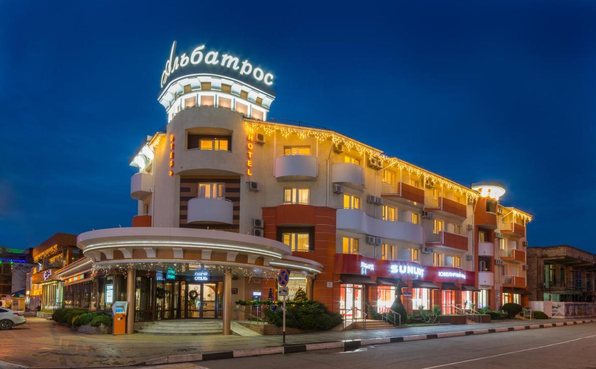 Albatros Hotel - Housity