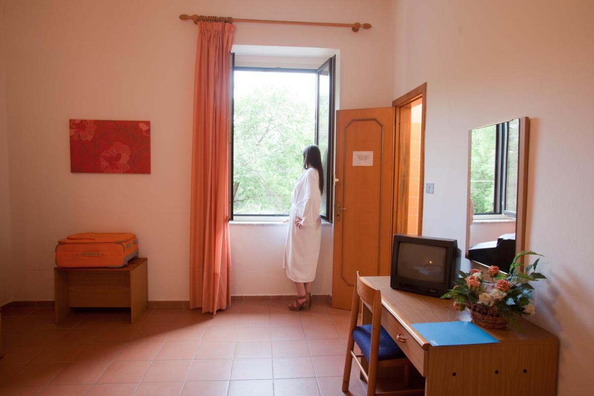 Hotel Moderno - Housity