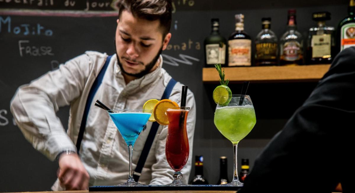 Boissons dans l'établissement Alpina Eclectic Hotel