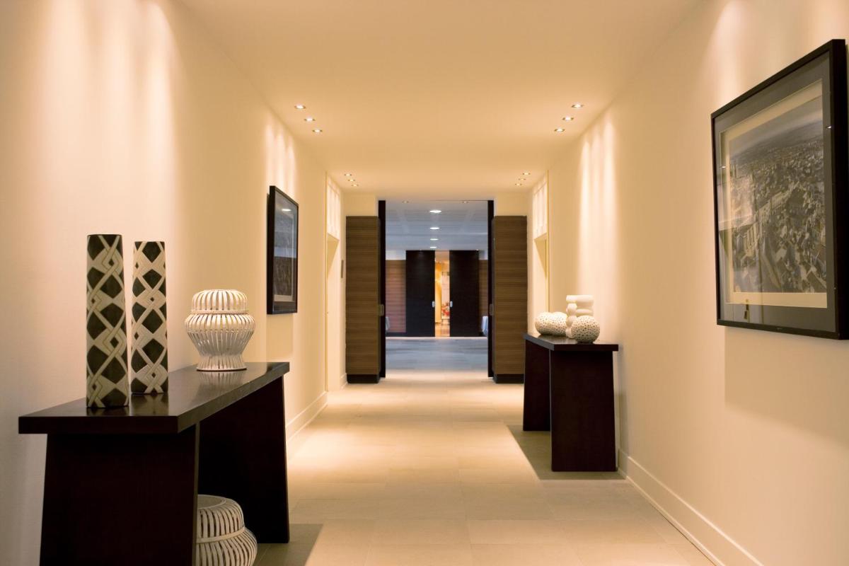 Uma área de estar em Evora Hotel