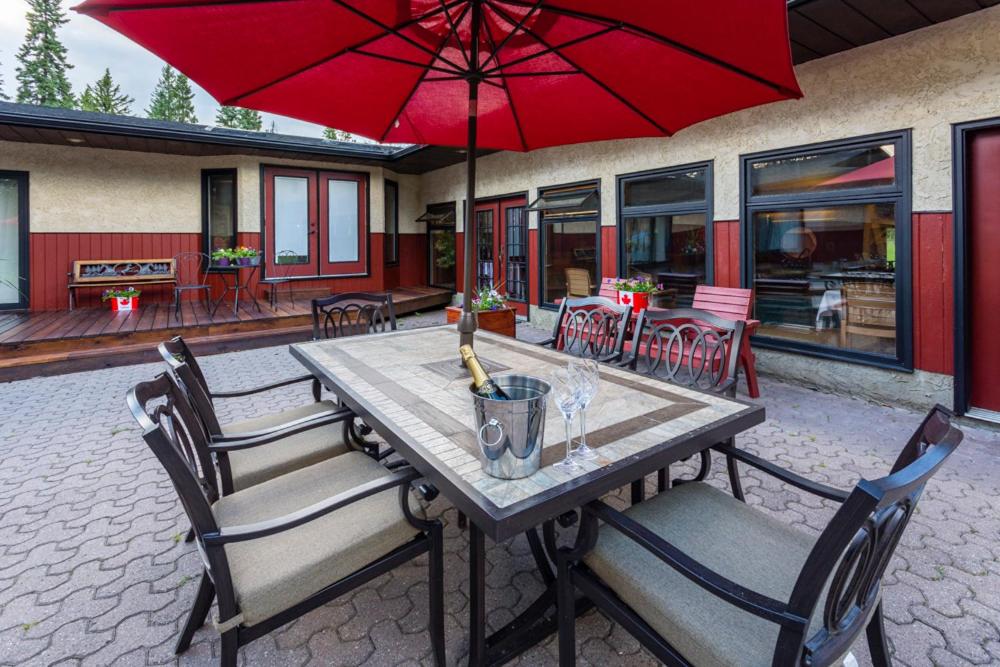 Rustlers Lodge - Housity