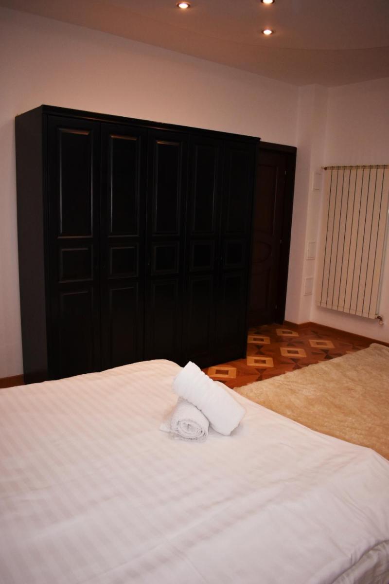Grand Central Accomodation Sala Palatului - Housity