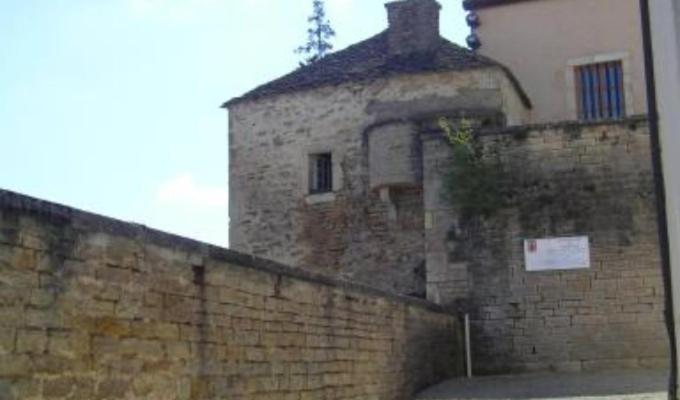 Le Puits Fortifié - Housity