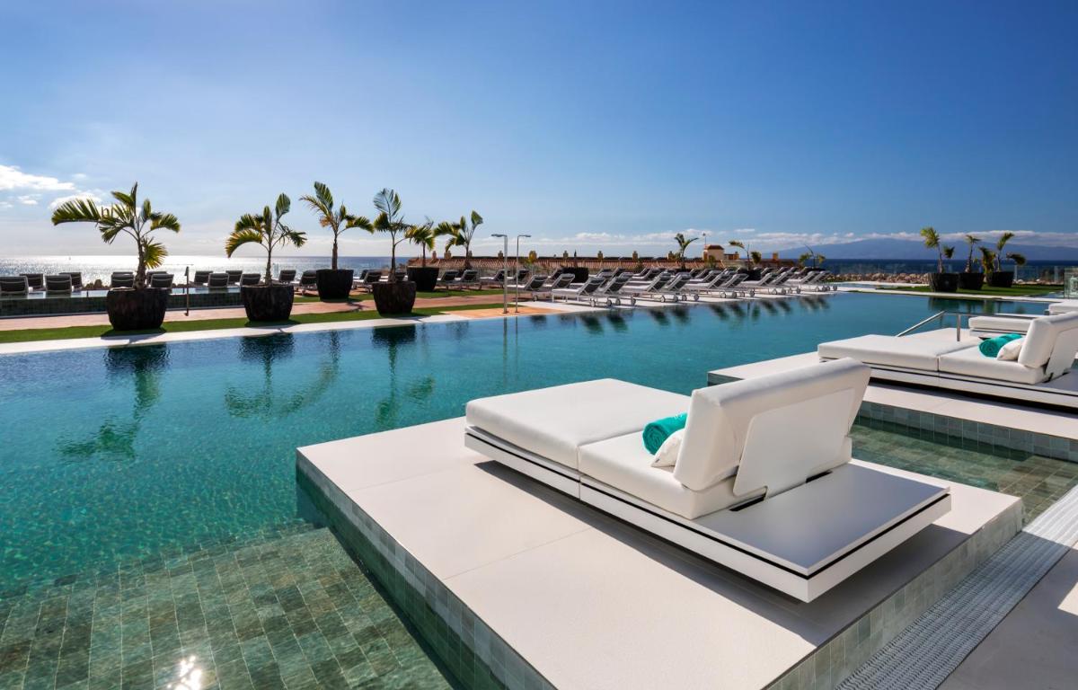 Piscina en o cerca de Royal Hideaway Corales Suites