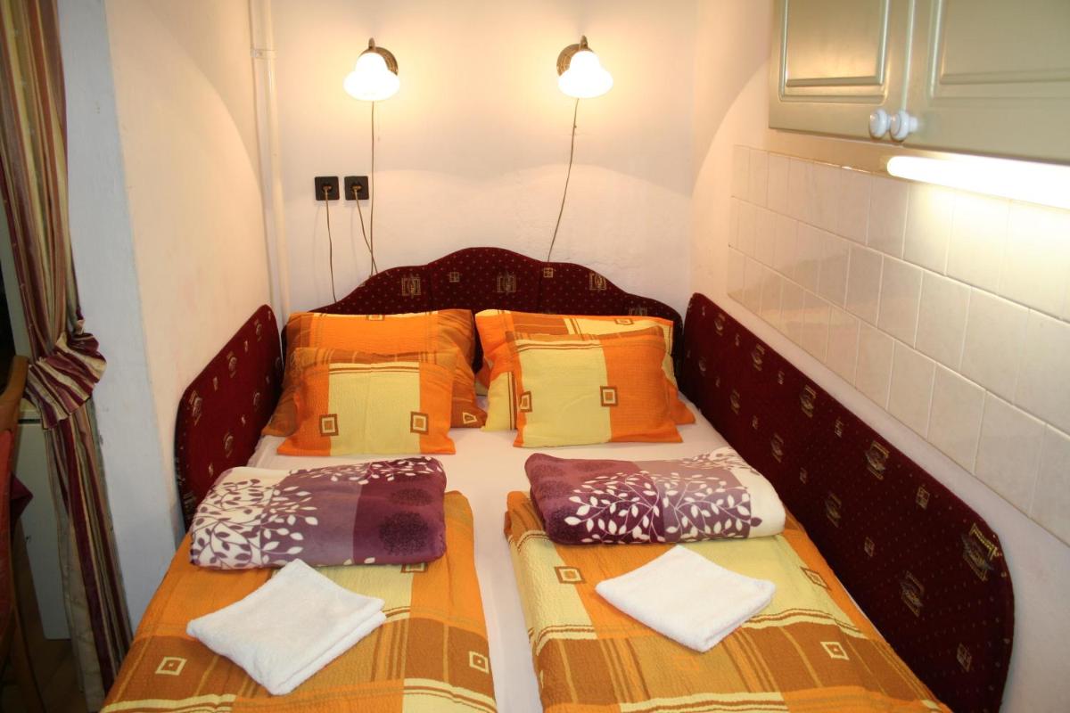 Arany Barokk Apartman - Housity