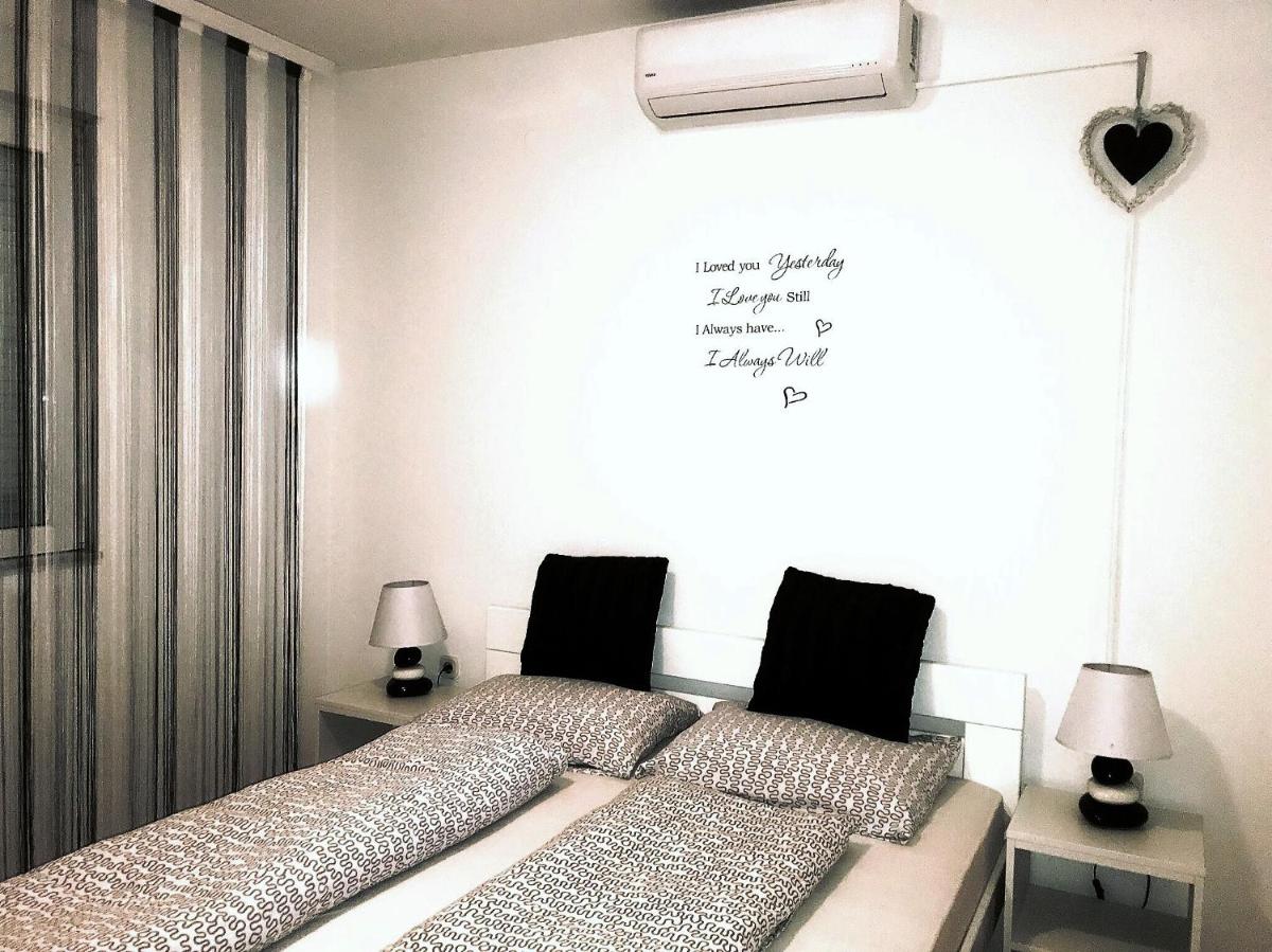Rooms Deny - Housity
