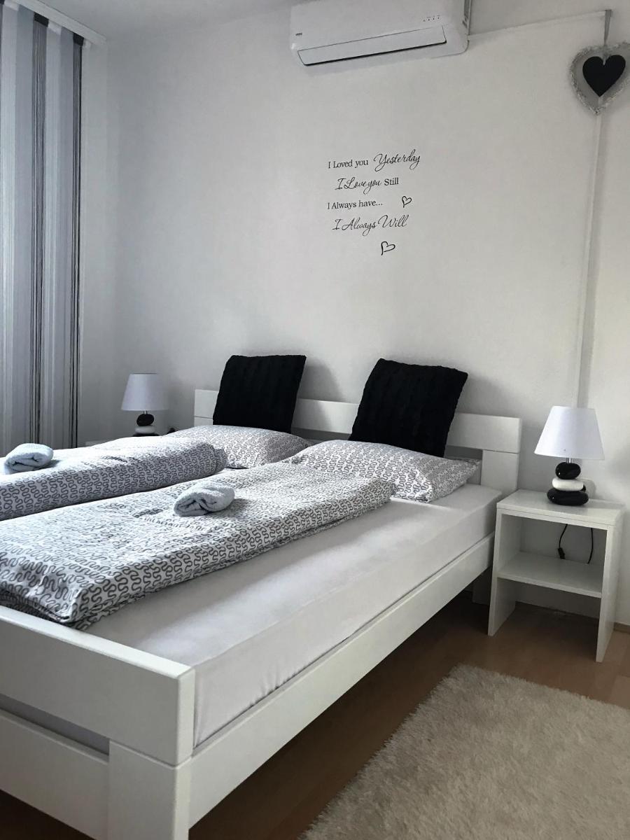 Rooms Deny - Housity