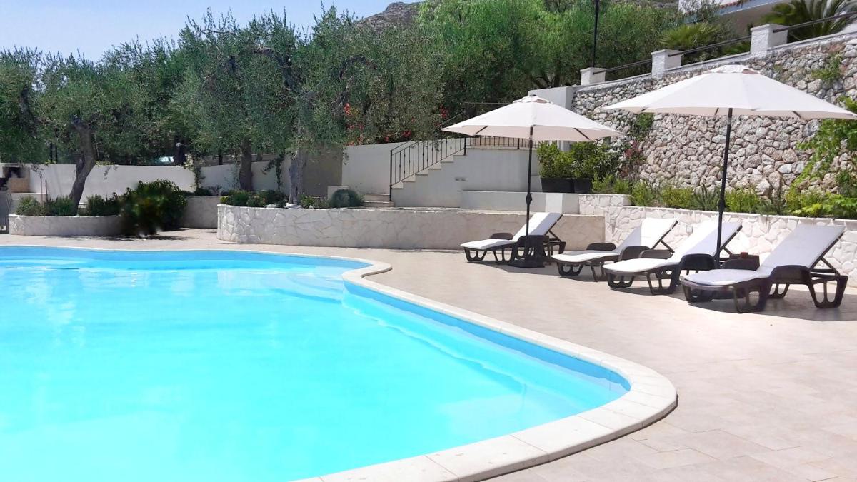 Charming Puglia Villa Simone - Housity