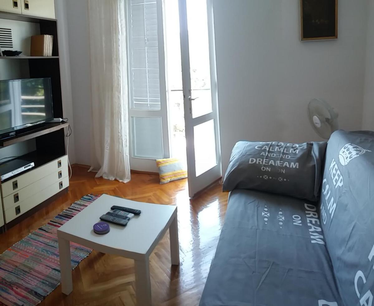 Ana & Marko-Island Ošljak - Housity