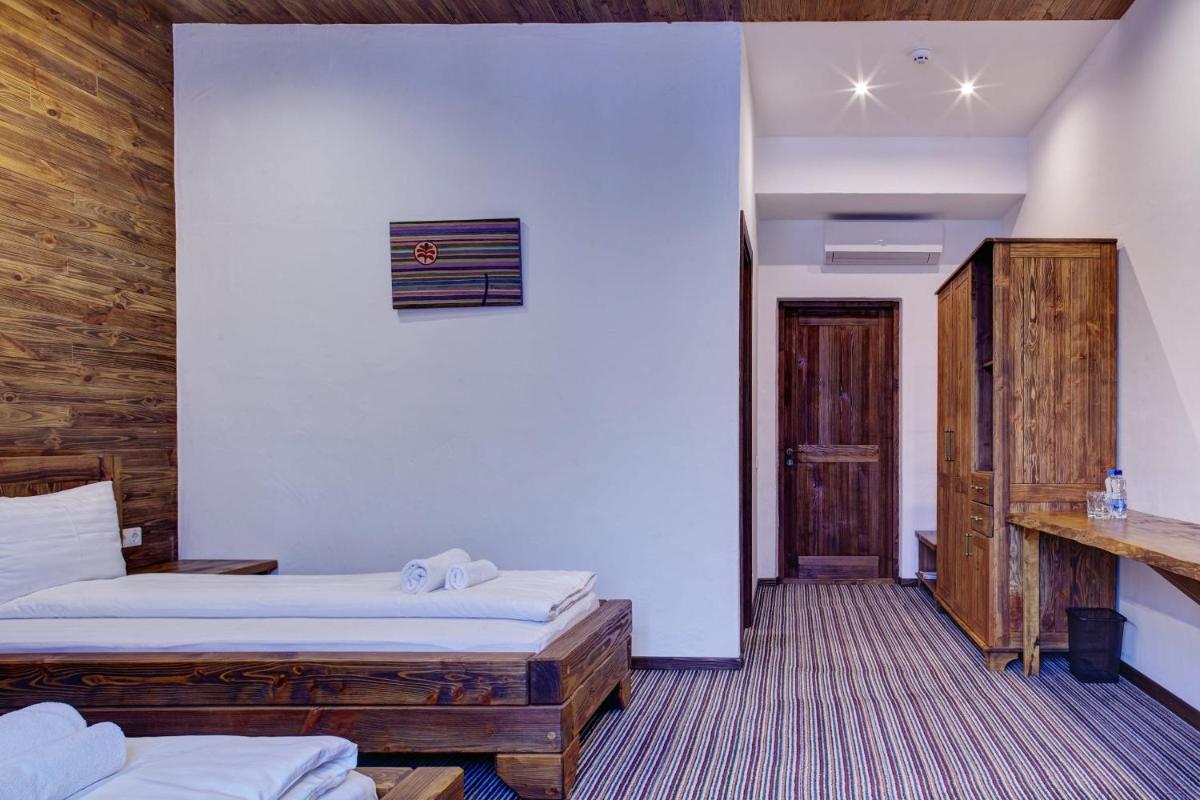 Shpatser hotel - Housity