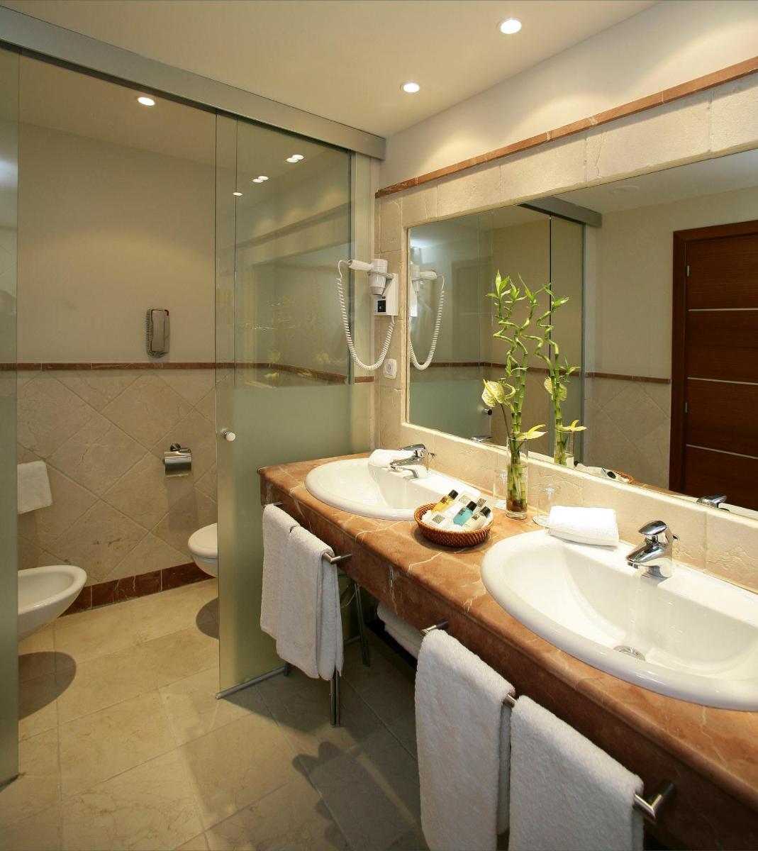 Un baño de Senator Banus