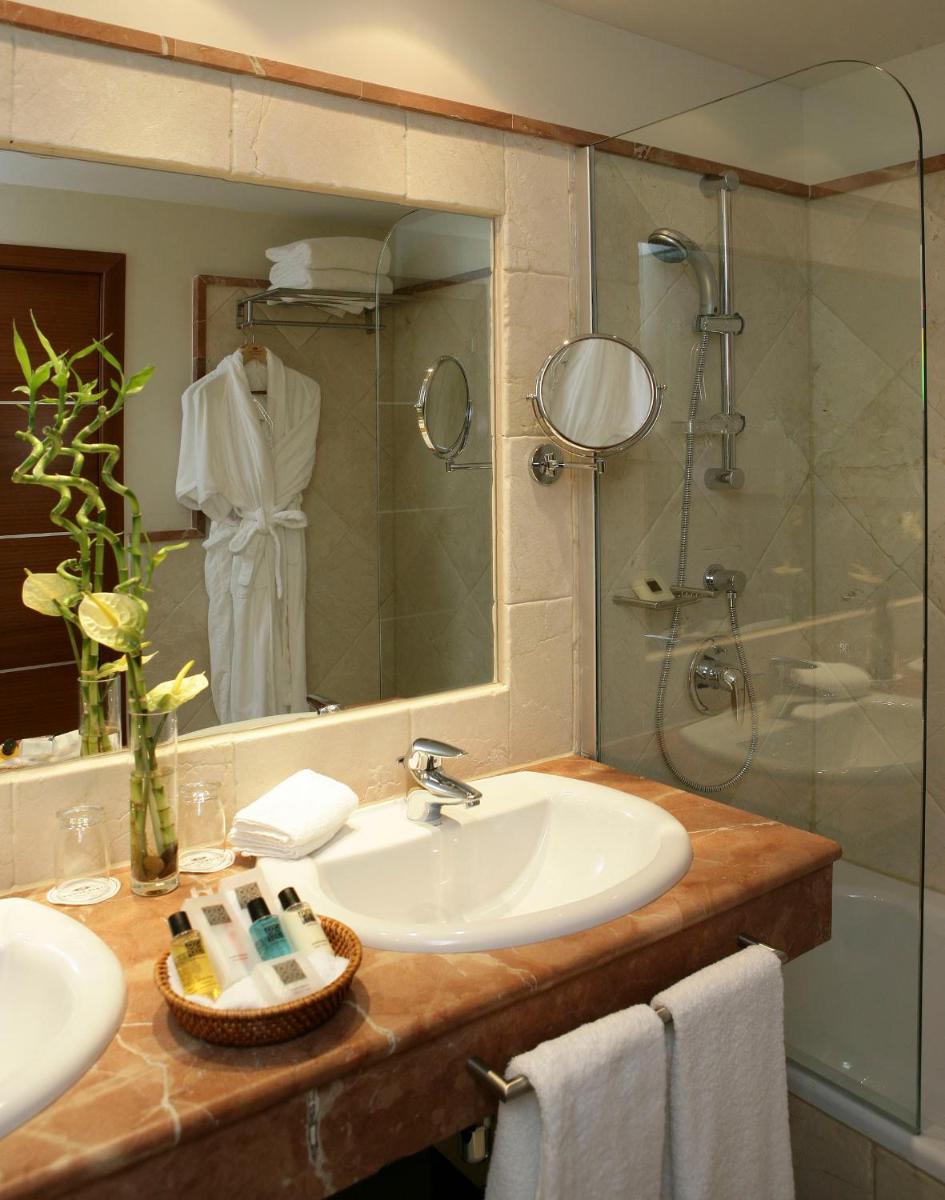 Un baño de Senator Banus