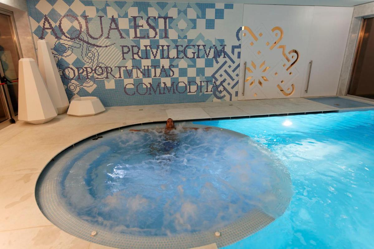 A piscina em ou perto de HD