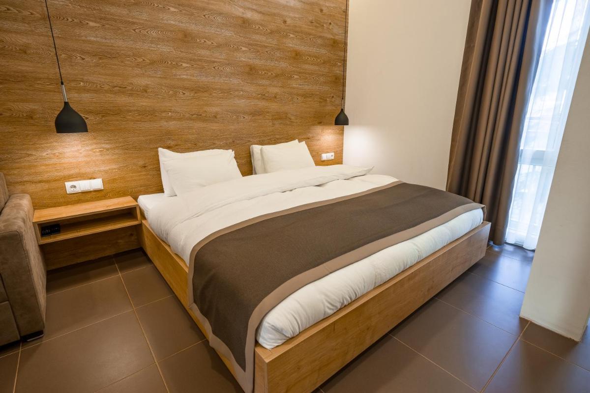 Luxury Apartments on Central Avenue - Housity