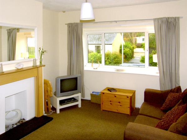 1 Mirehouse Place - Housity