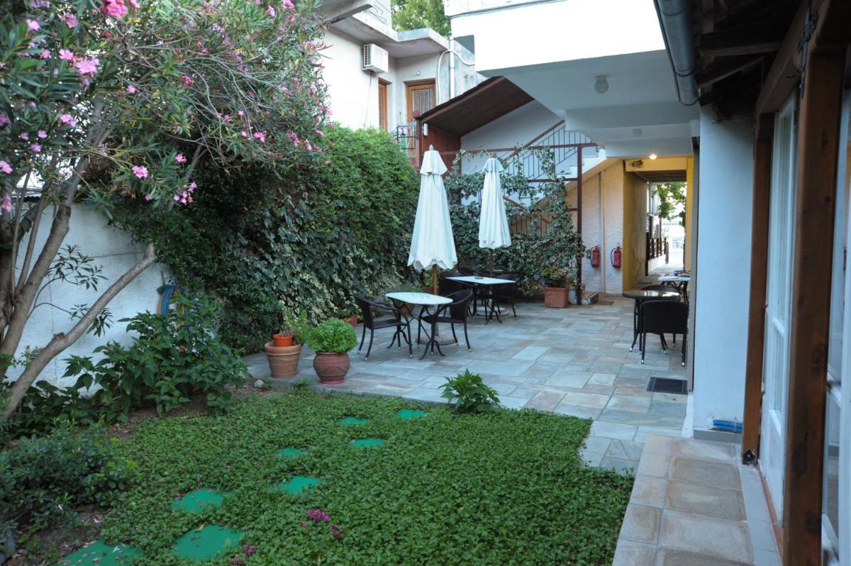 Spyrou Studios & Apartments - Housity