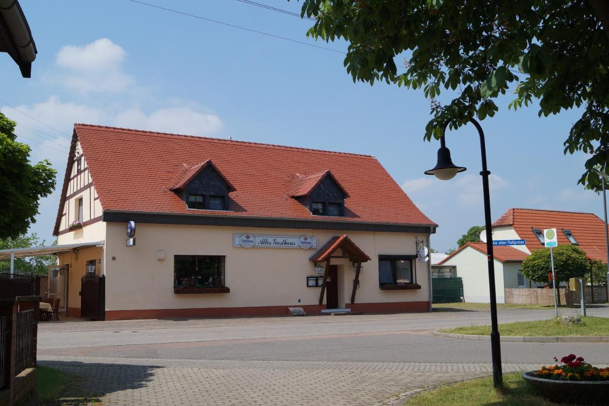 Altes Gasthaus Leuna Pension - Housity