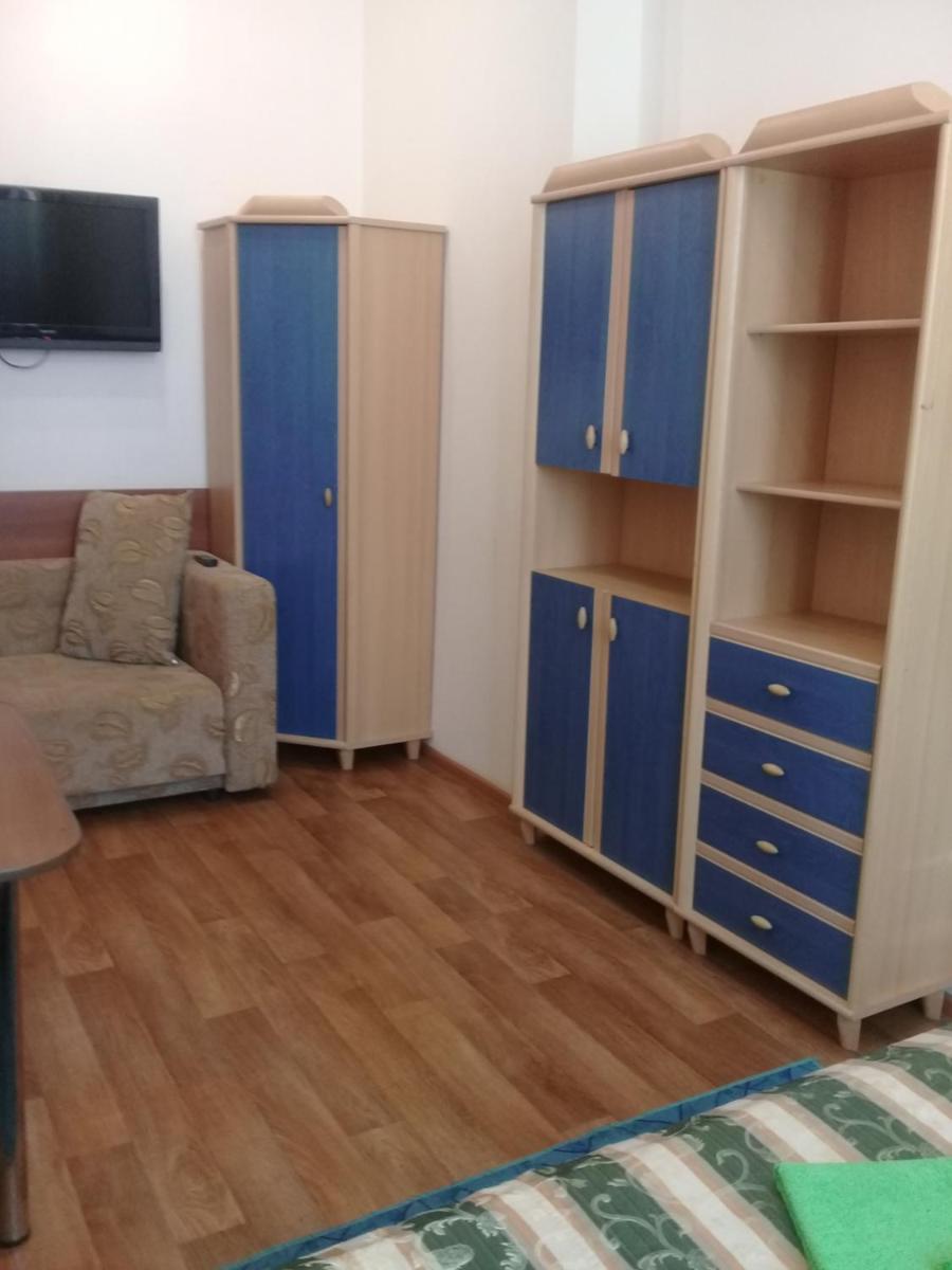 Yunas Hotel - Housity