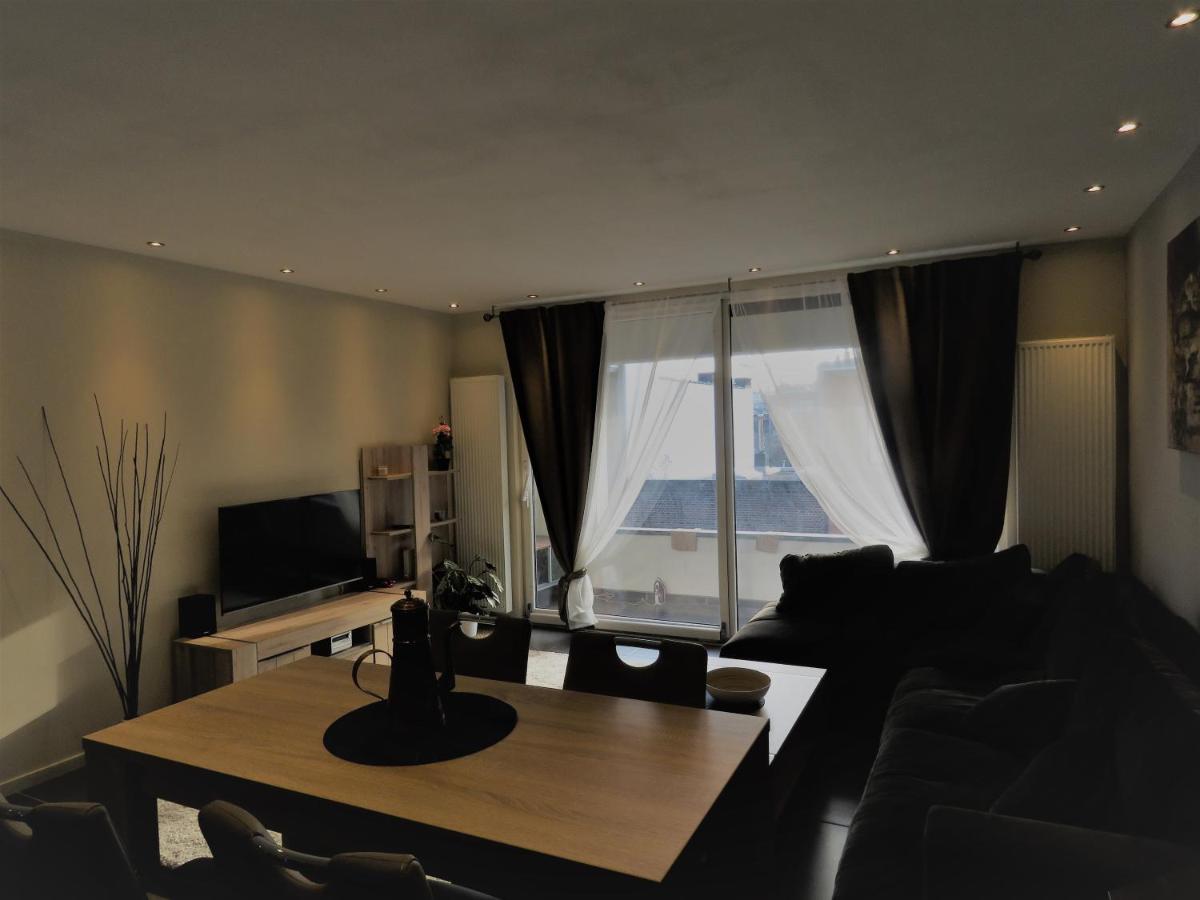 with balcony in city center - Housity