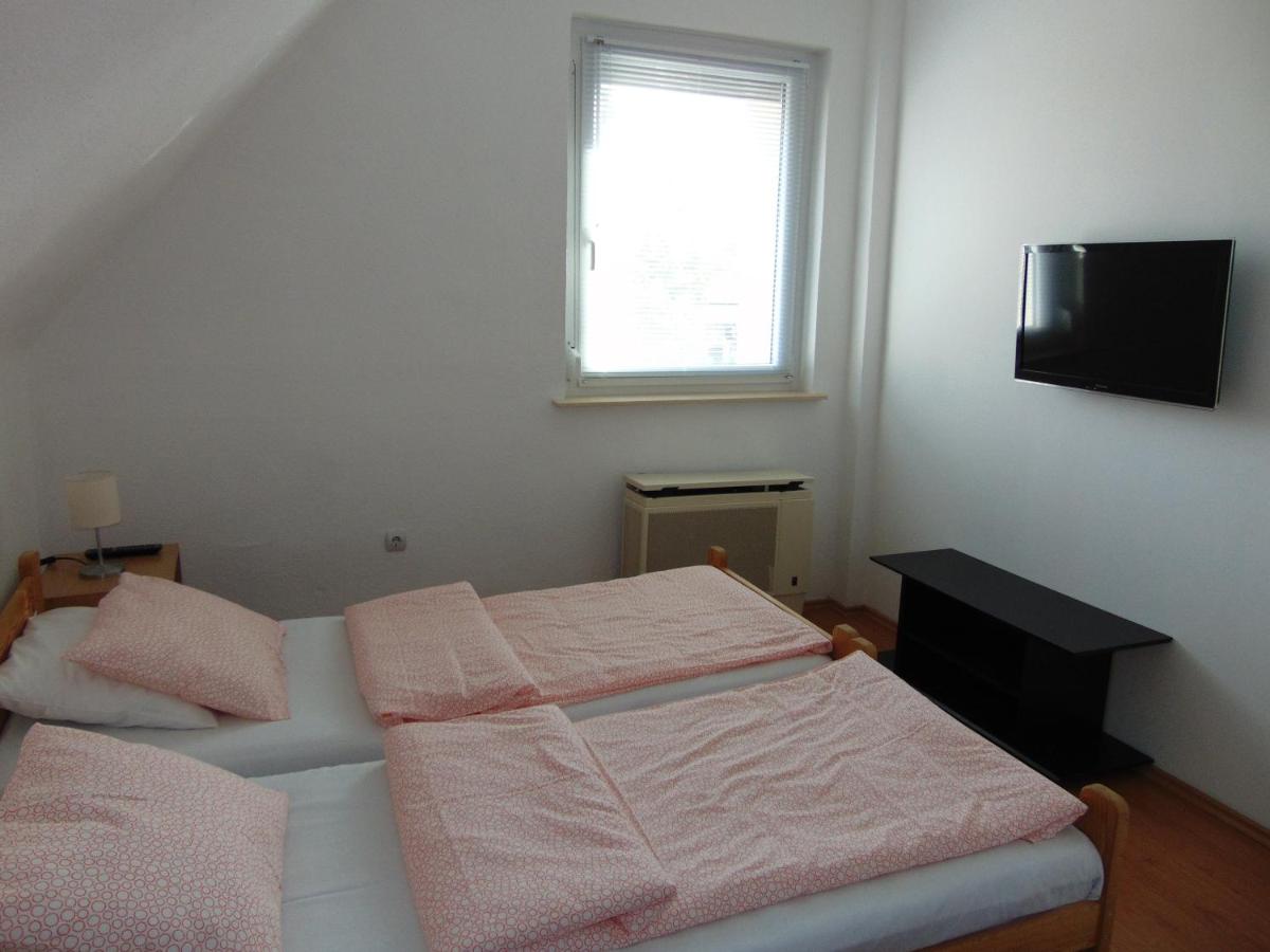 CSEVI Apartmanház - Housity