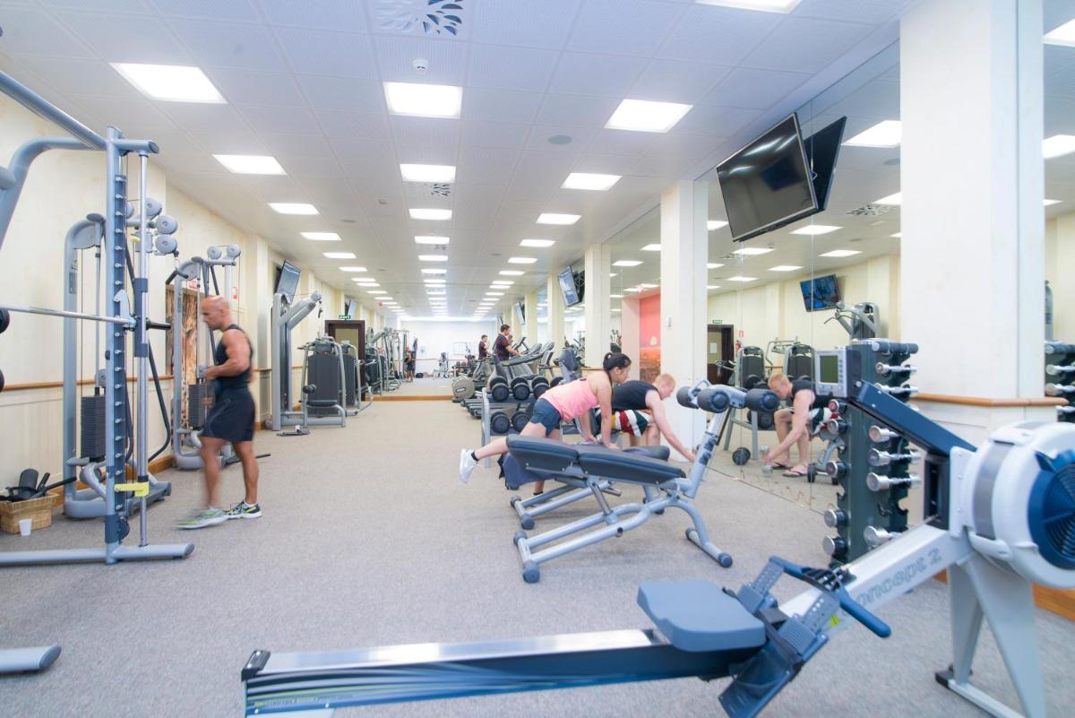 Gimnasio o instalaciones de fitness de Lindner Hotel Mallorca Portals Nous, part of JdV by Hyatt