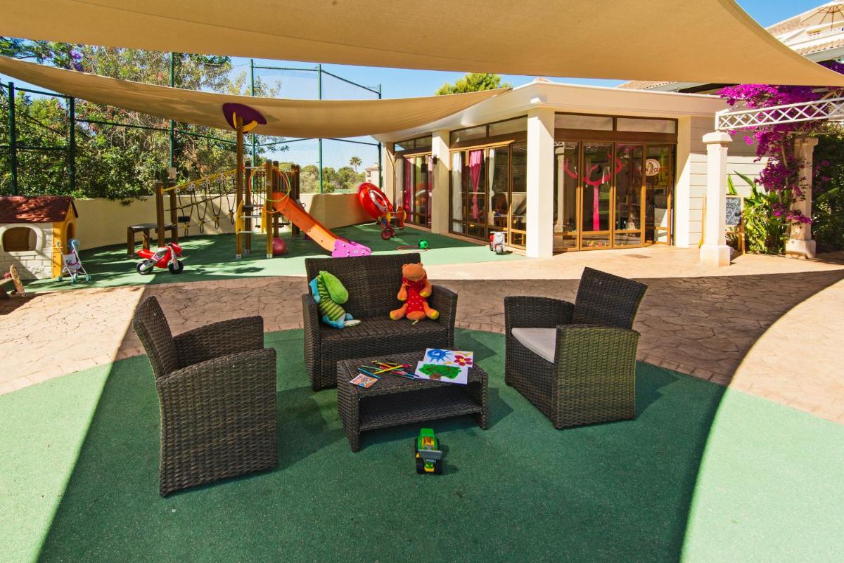 Zona de estar de Lindner Hotel Mallorca Portals Nous, part of JdV by Hyatt