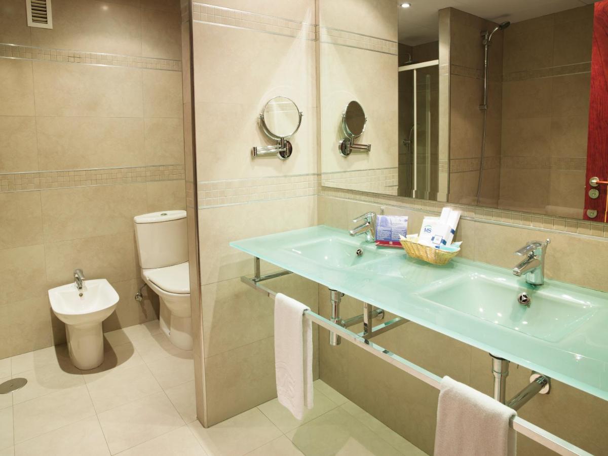 Un baño de Hotel MS Maestranza Málaga